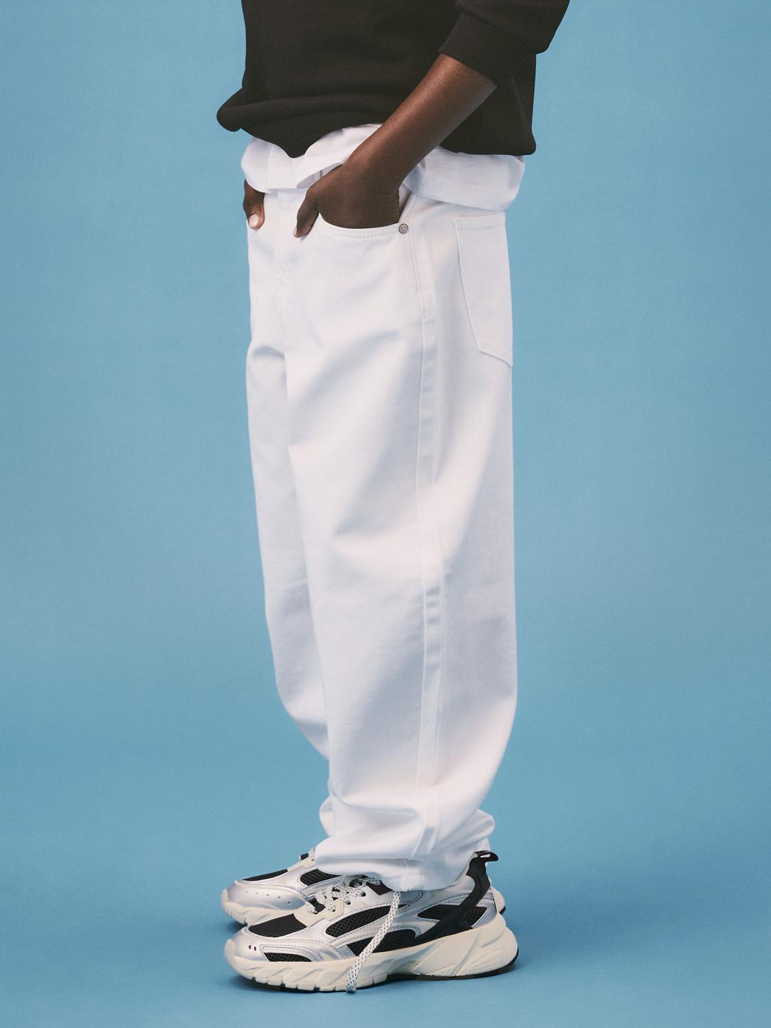 model_shot-creative